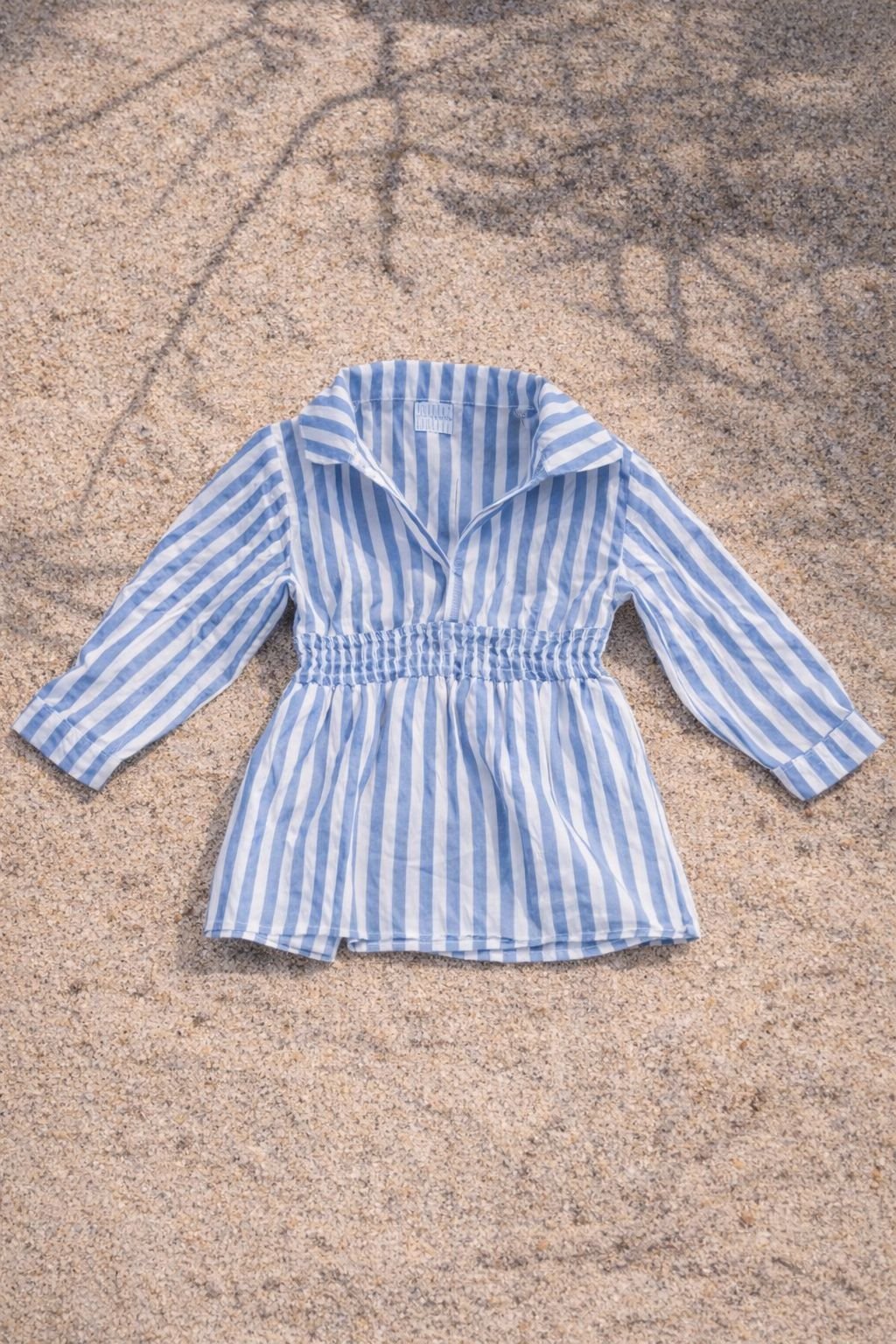 VIGNES Les Canebiers rayures bleu ciel
vetement rayé sky blue stripe Les Canebiers
mode estivale Saint-Tropez Les Canebiers
VIGNES sky blue stripe lifestyle plage